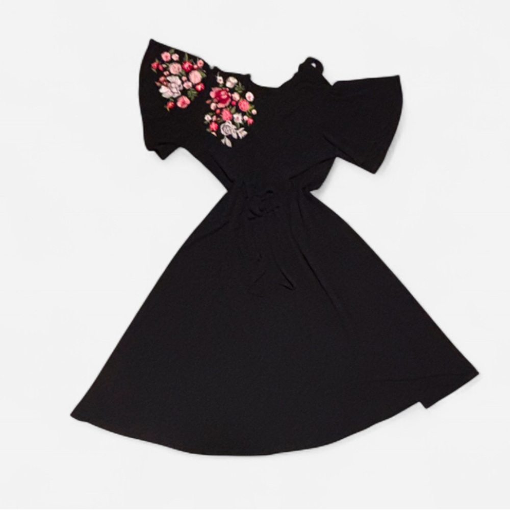 Elegant Black Floral Embroidered Dress